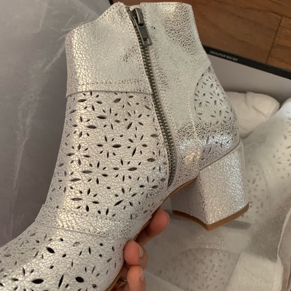 NWT Anthropologie Silent D Pearsy perforated boots - Picture 5 of 6